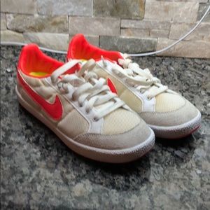 Women’s Nike size 6.5